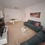 Cozy 2 Bdr Free Parking Wifi Appartement *