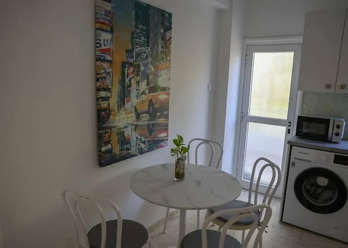 Cozy 2 Bdr Free Parking Wifi Nikósie