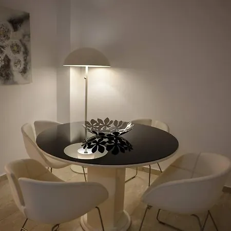 Theo 202 - Cozy 2 Bdr Nicosia Free Parking & Wi-Fi *