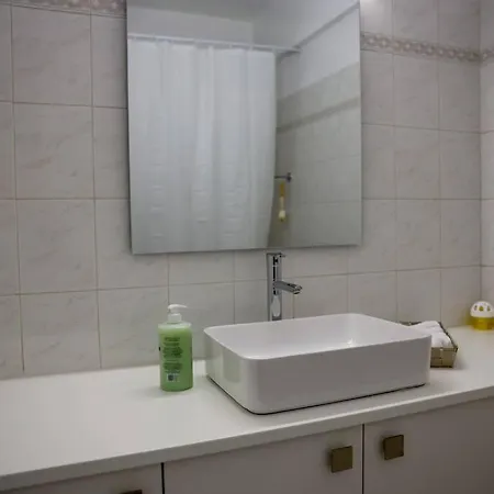 Theo 202 - Cozy 2 Bdr Nicosia Free Parking & Wi-Fi