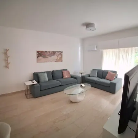 Cozy 2 Bdr Free Parking Wifi Apartament Nicosia