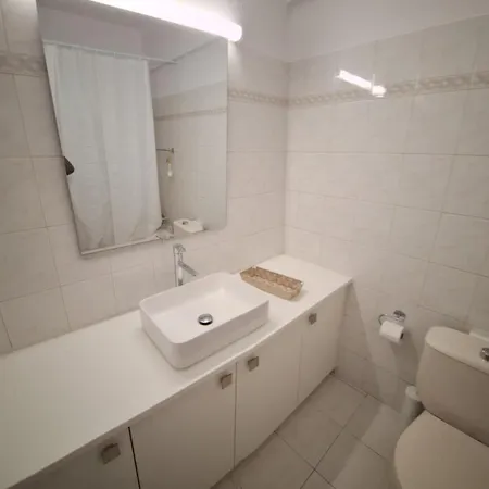 Apartment Theo 202 - Cozy 2 Bdr Nicosia Free Parking & Wi-Fi Nikosia