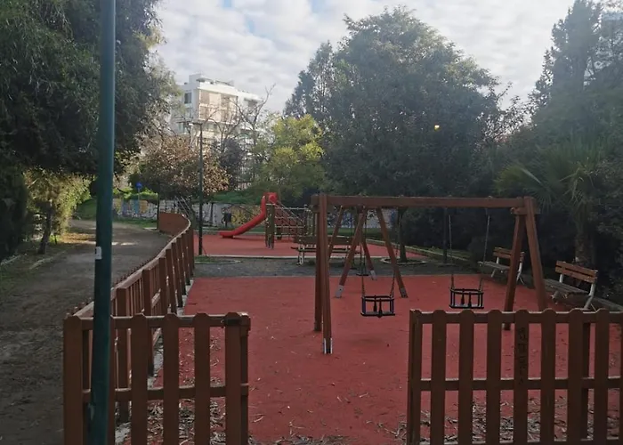 Cozy 2 Bdr Free Parking Wifi Lägenhet