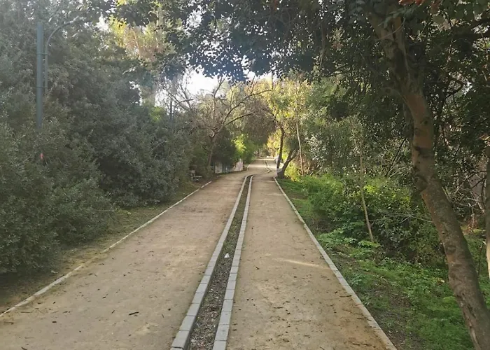 Cozy 2 Bdr Free Parking Wifi アパート