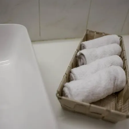 Cozy 2 Bdr Free Parking Wifi *