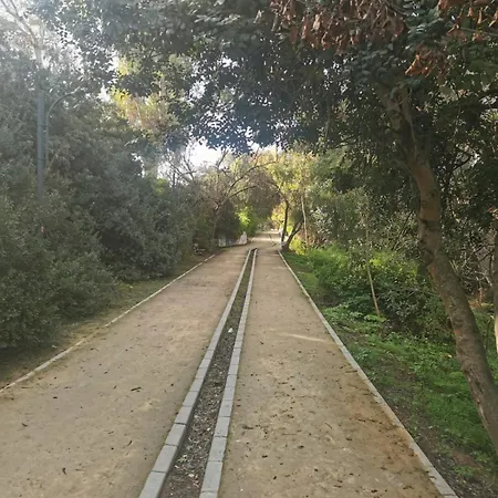 Cozy 2 Bdr Free Parking Wifi Apartman